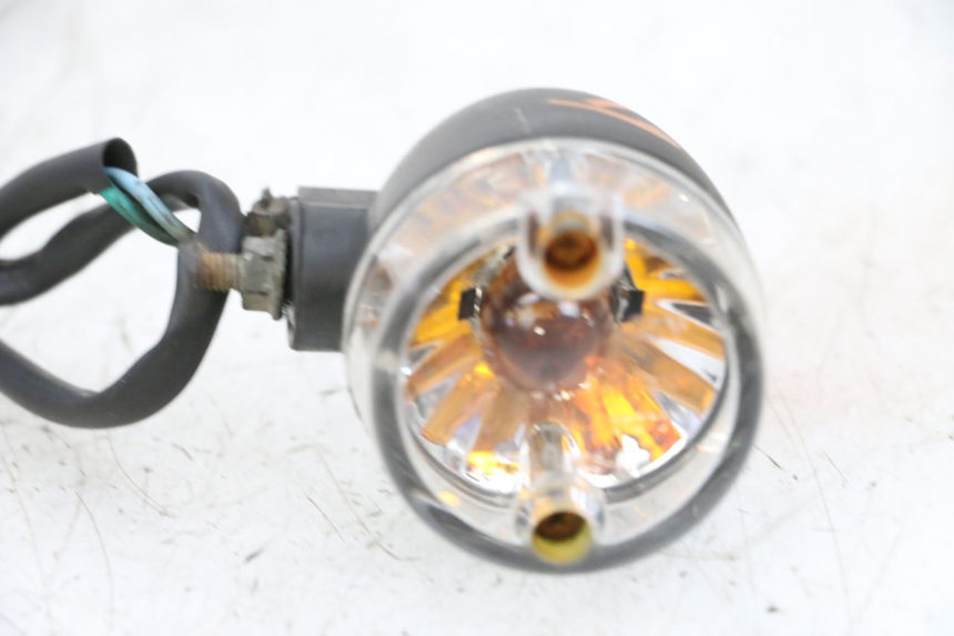 photo de TRASERO DERECHO INTERMITENTE SYM ORBIT 2 4T 50 (2008 - 2017) - Primer plano técnico