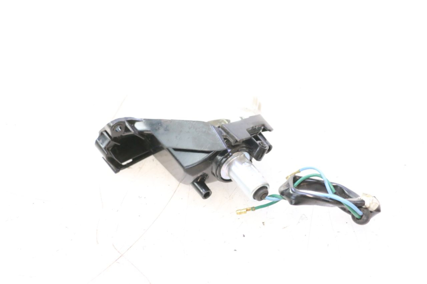 photo de INTERMITENTE TRASERO DERECHO HONDA PCX (JF28) 125 (2009 - 2011) - Detalles de los puntos de fijación