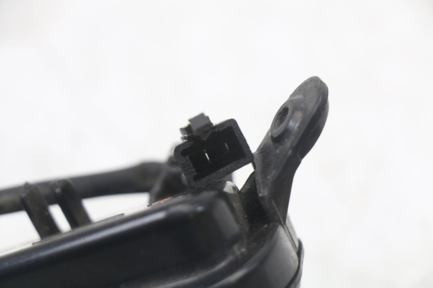 photo de TRASERO DERECHO INTERMITENTE PEUGEOT DJANGO 125 (2014 - 2017) - Detalles de los puntos de fijación