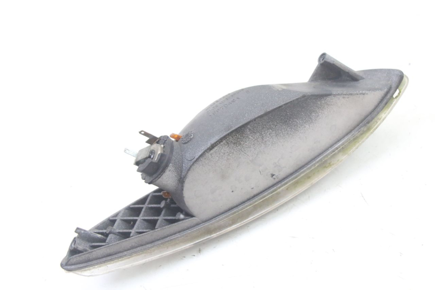 photo de INTERMITENTE TRASERO DERECHO PEUGEOT ELYSTAR 50 (2002 - 2014) - Primer plano técnico