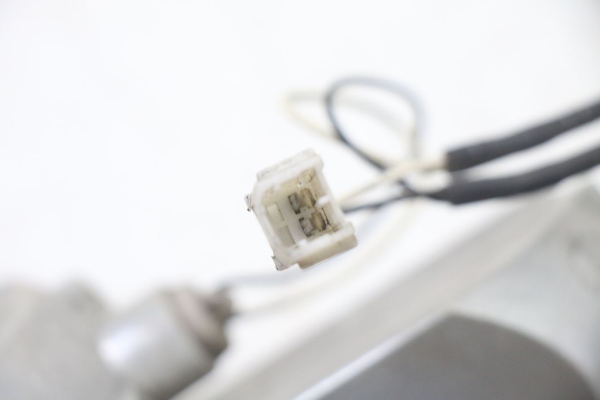 photo de INTERMITENTE TRASERO DERECHO PIAGGIO X8 125 (2004 - 2007) - Vista general del producto