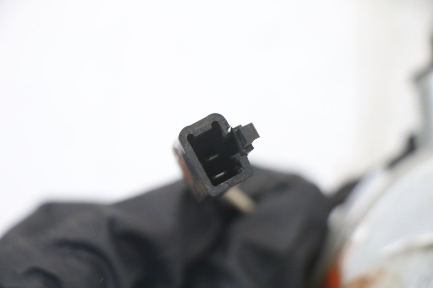 photo de INTERMITENTE TRASERO DERECHO PIAGGIO ZIP 2T 50 (2009 - 2019) - Detalles de los puntos de fijación