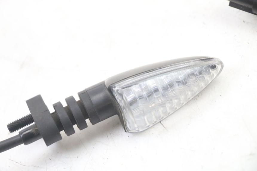 photo de TRASERO DERECHO INTERMITENTE LIGIER PULSE 3 1 (2014 - 2020) - Zoom estado de uso