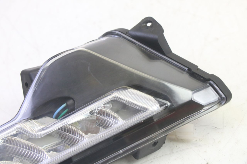 photo de TRASERO DERECHO INTERMITENTE EFUN PUSA 1 - Zoom estado de uso