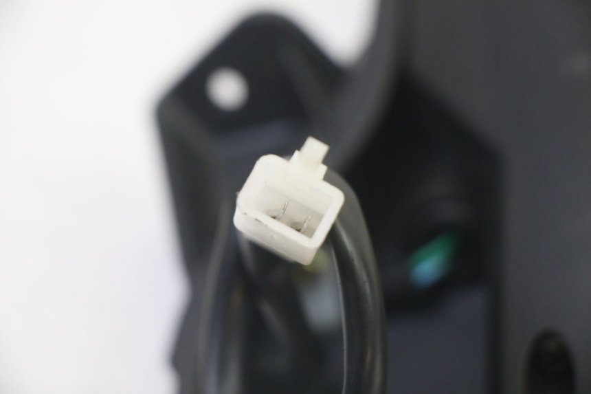 photo de TRASERO DERECHO INTERMITENTE EFUN PUSA 1 - Detalles de los puntos de fijación