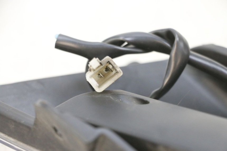 photo de TRASERO DERECHO INTERMITENTE EFUN PUSA 1 - Primer plano técnico