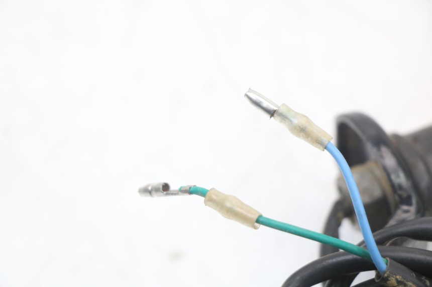 photo de TRASERO DERECHO INTERMITENTE REGAL RAPTOR SPYDER 125 (2010 - 2018) - Detalles de los puntos de fijación