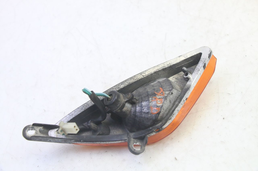 photo de TRASERO DERECHO INTERMITENTE DAELIM S1 125 (2007 - 2016) - Otra perspectiva