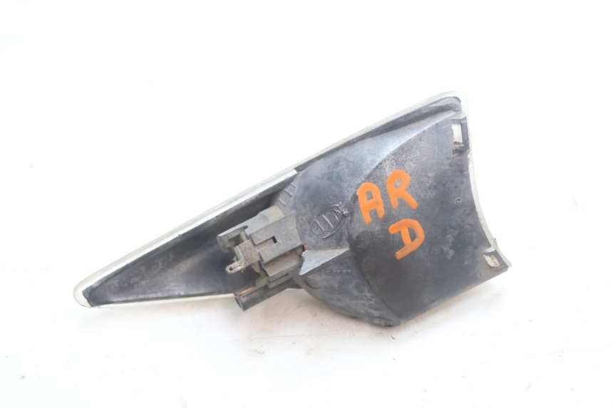 photo de TRASERO DERECHO INTERMITENTE PEUGEOT SPEEDFIGHT 2 AC 50 (2000 - 2009) - Zoom estado de uso
