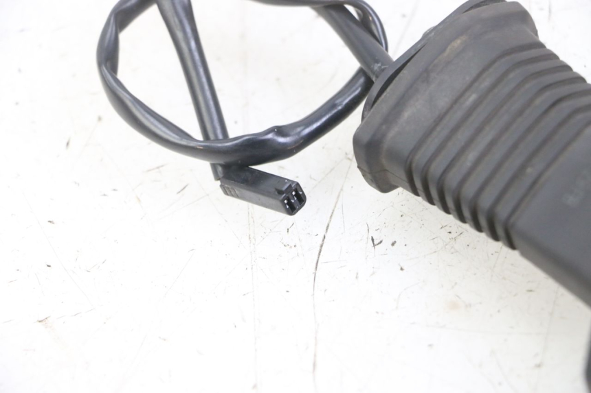 photo de TRASERO DERECHO INTERMITENTE SUZUKI GSX F GSXF 650 (2007 - 2015) - Otra perspectiva