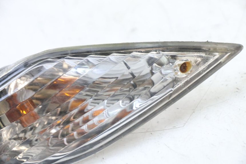 photo de INTERMITENTE TRASERO DERECHO SYM FIDDLE 3 III 125 (2014 - 2020) - Zoom estado de uso