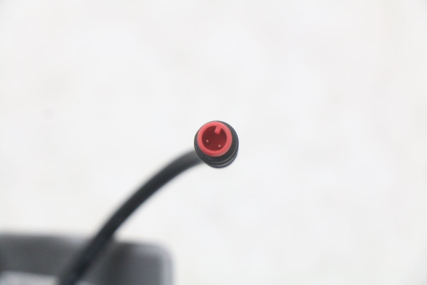 photo de TRASERO DERECHO INTERMITENTE DUALTRON TOGO PLUS 1 - Recambio usado revisado