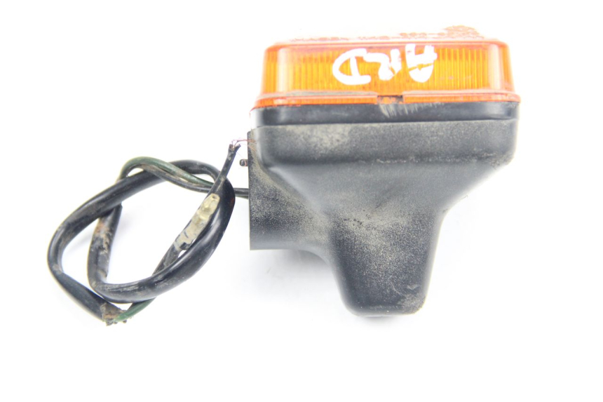 photo de TRASERO DERECHO INTERMITENTE YAMAHA TW 125 (1998 - 2002) - Primer plano técnico