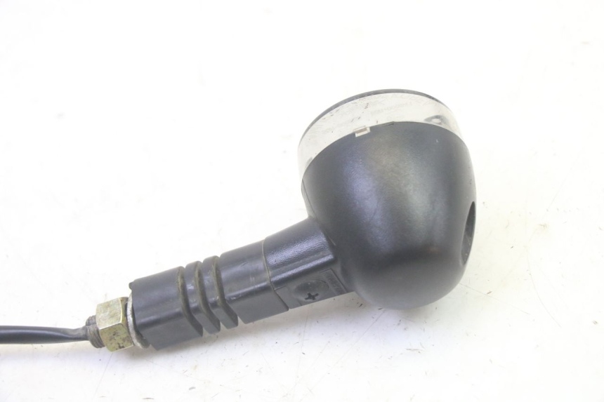 photo de INTERMITENTE TRASERO DERECHO DAELIM VJ ROADWIN FI 125 (2008 - 2017) - Otra perspectiva