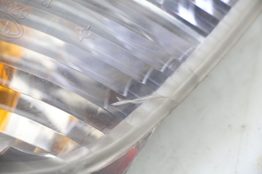 photo de INTERMITENTE TRASERO DERECHO PIAGGIO X9 EVOLUTION 125 (2003 - 2007) - Primer plano técnico