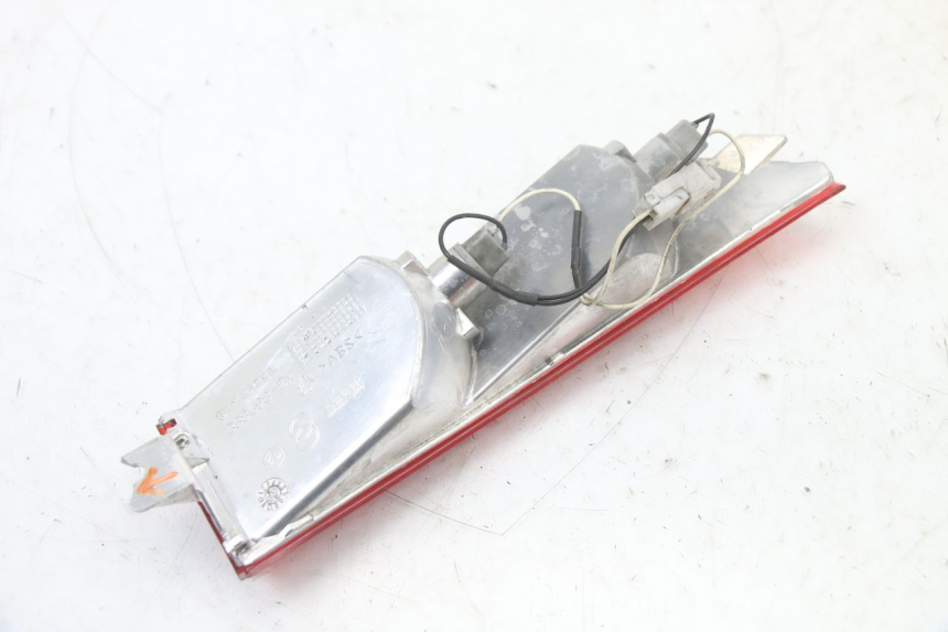 photo de INTERMITENTE TRASERO DERECHO PIAGGIO XEVO - X EVO 125 (2007 - 2017) - Primer plano técnico