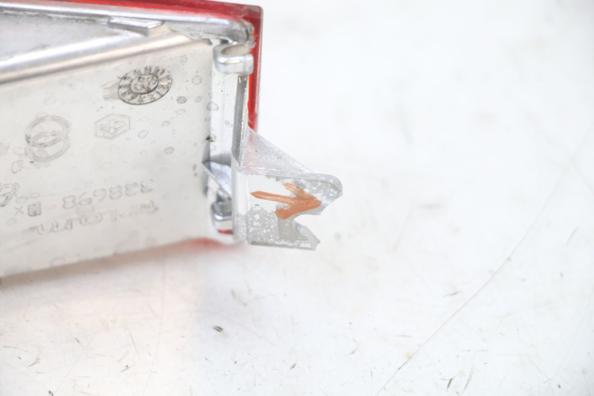 photo de INTERMITENTE TRASERO DERECHO PIAGGIO XEVO - X EVO 125 (2007 - 2017) - Recambio usado revisado