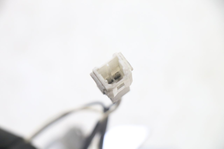 photo de INTERMITENTE TRASERO DERECHO PIAGGIO XEVO - X EVO 125 (2007 - 2017) - Detalles de los puntos de fijación