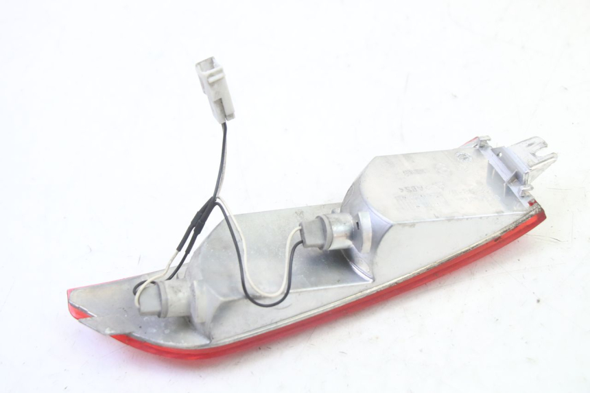 photo de INTERMITENTE TRASERO DERECHO PIAGGIO XEVO - X EVO 125 (2007 - 2017) - Detalles de los puntos de fijación