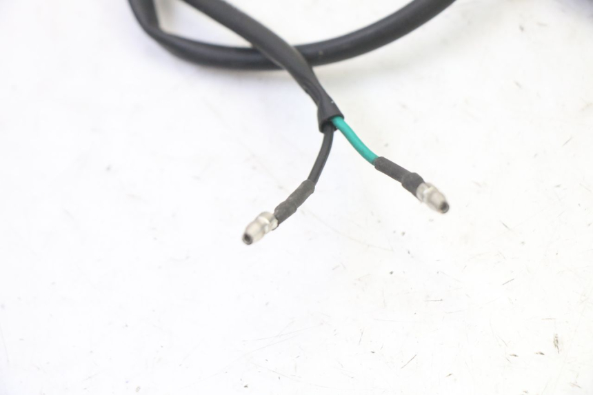 photo de TRASERO DERECHO INTERMITENTE YAMAHA XJ6 ABS 600 (2008 - 2016) - Primer plano técnico