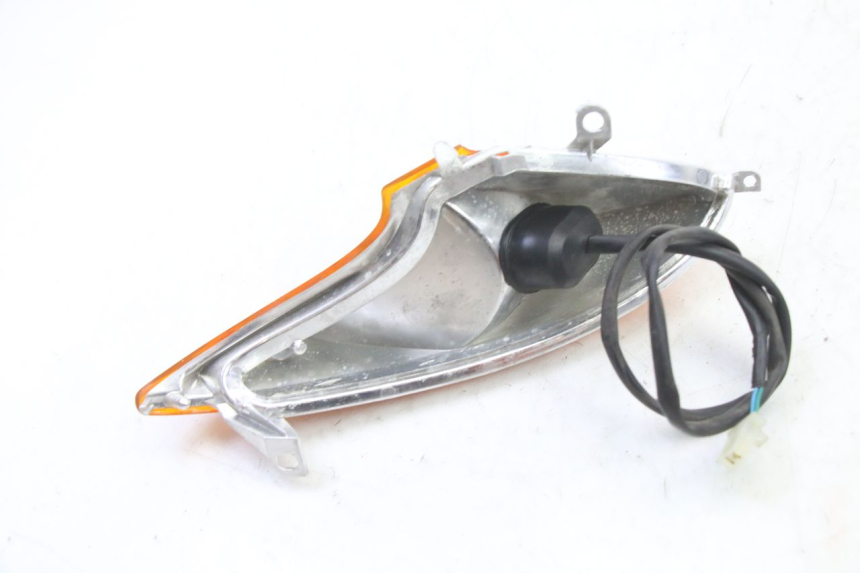 photo de TRASERO DERECHO INTERMITENTE HONDA XLV VARADERO 125 (2000 - 2006) - Primer plano técnico