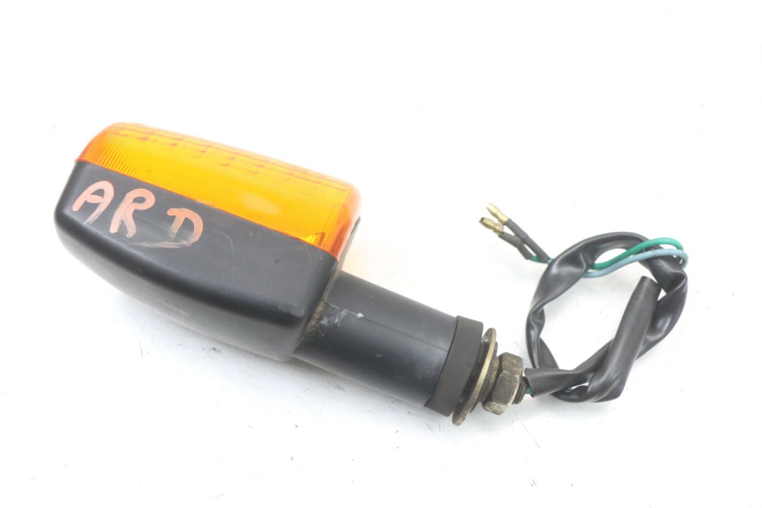 photo de TRASERO DERECHO INTERMITENTE SYM XS 125 (2007 - 2016) - Otra perspectiva