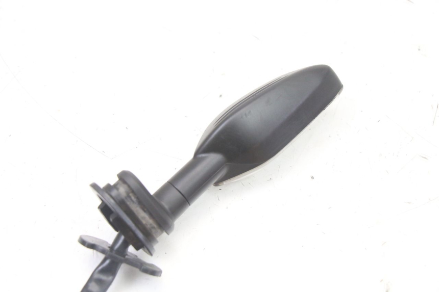 photo de TRASERO DERECHO INTERMITENTE YAMAHA YP T-MAX TMAX 530 (2017 - 2020) - Primer plano técnico