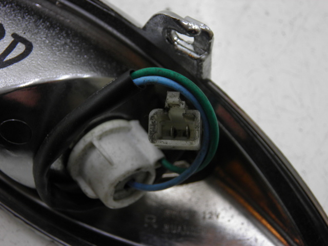 photo de TRASERO DERECHO INTERMITENTE YAMASAKI YM50QT-N3 RETRO 50 (2012 - 2014) - Otra perspectiva