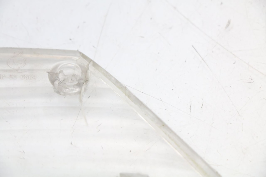 photo de INTERMITENTE TRASERO DERECHO PIAGGIO ZIP 2T 50 (2009 - 2019) - Detalles de los puntos de fijación