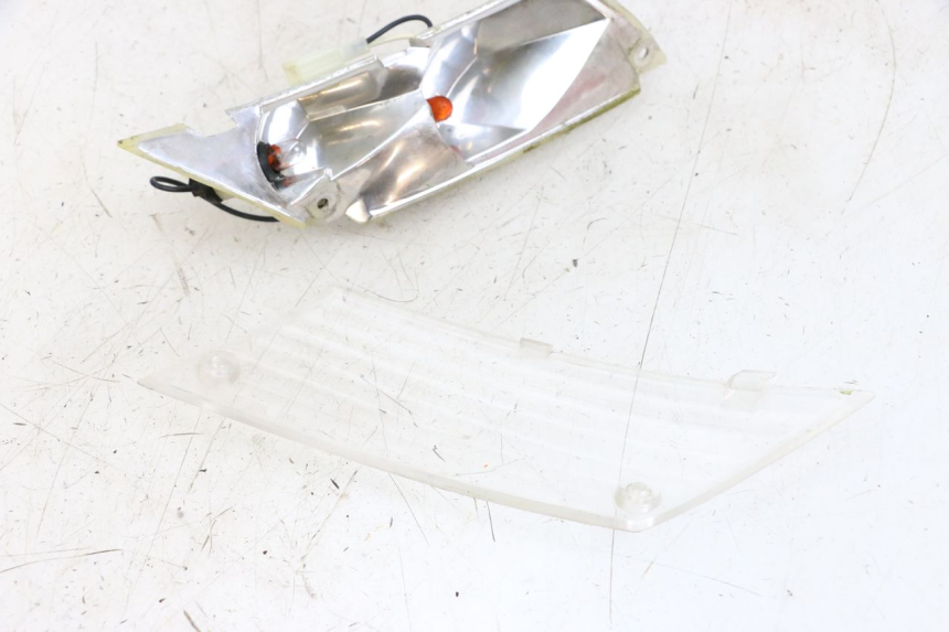 photo de INTERMITENTE TRASERO DERECHO PIAGGIO ZIP 2T 50 (2009 - 2019) - Recambio usado revisado