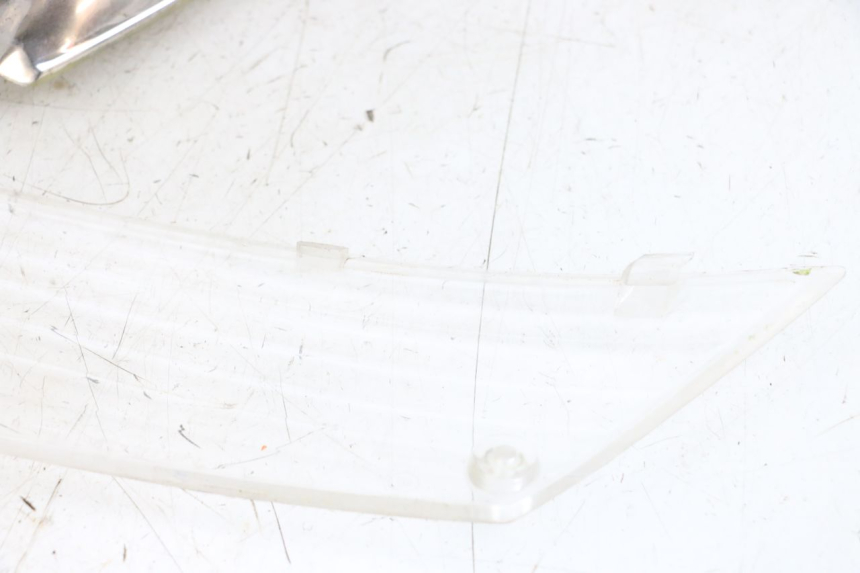 photo de INTERMITENTE TRASERO DERECHO PIAGGIO ZIP 2T 50 (2009 - 2019) - Marcados y referencias originales