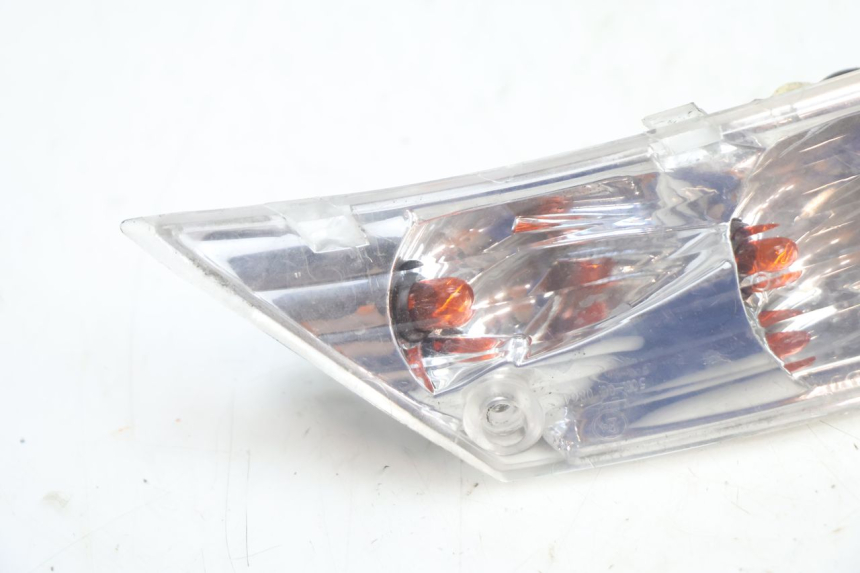photo de INTERMITENTE TRASERO DERECHO PIAGGIO ZIP 2T 50 (2009 - 2019) - Detalle de la pieza