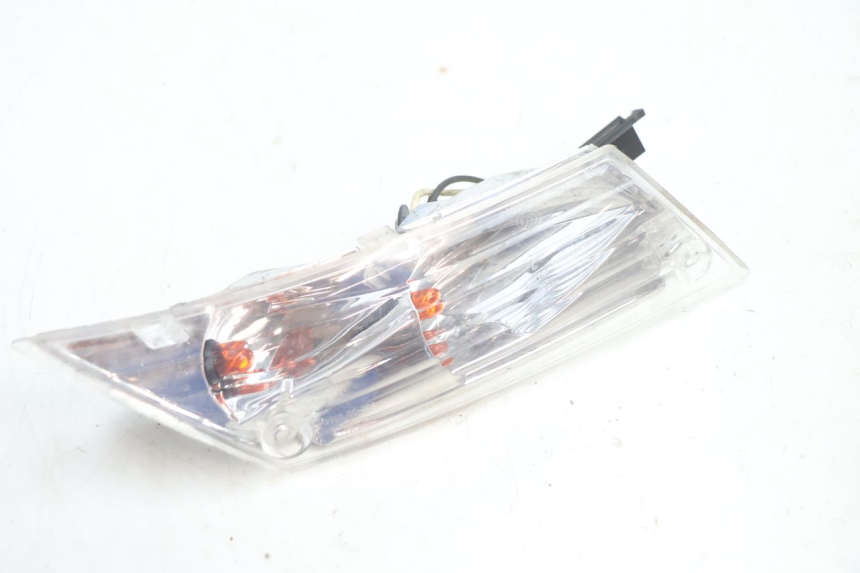 photo de INTERMITENTE TRASERO DERECHO PIAGGIO ZIP 2T 50 (2009 - 2019) - Otra perspectiva