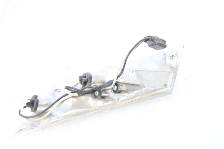 photo de INTERMITENTE TRASERO DERECHO PIAGGIO ZIP 4T 50 (2018 - 2020) - Primer plano técnico