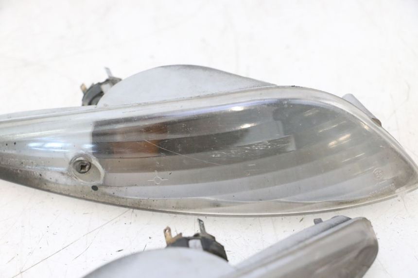 photo de TRASERO INTERMITENTE PEUGEOT ELYSTAR 50 (2002 - 2014) - Otra vista del artículo