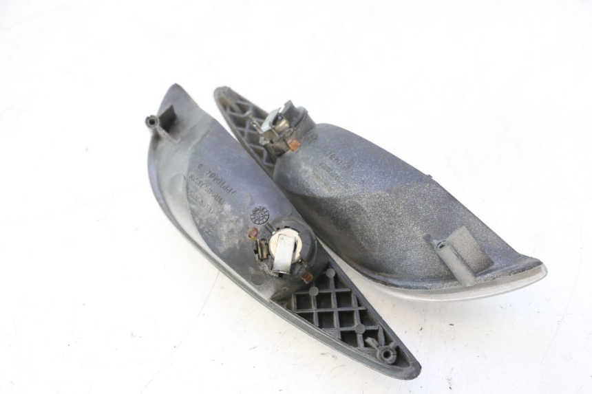 photo de TRASERO INTERMITENTE PEUGEOT ELYSTAR 50 (2002 - 2014) - Otra perspectiva