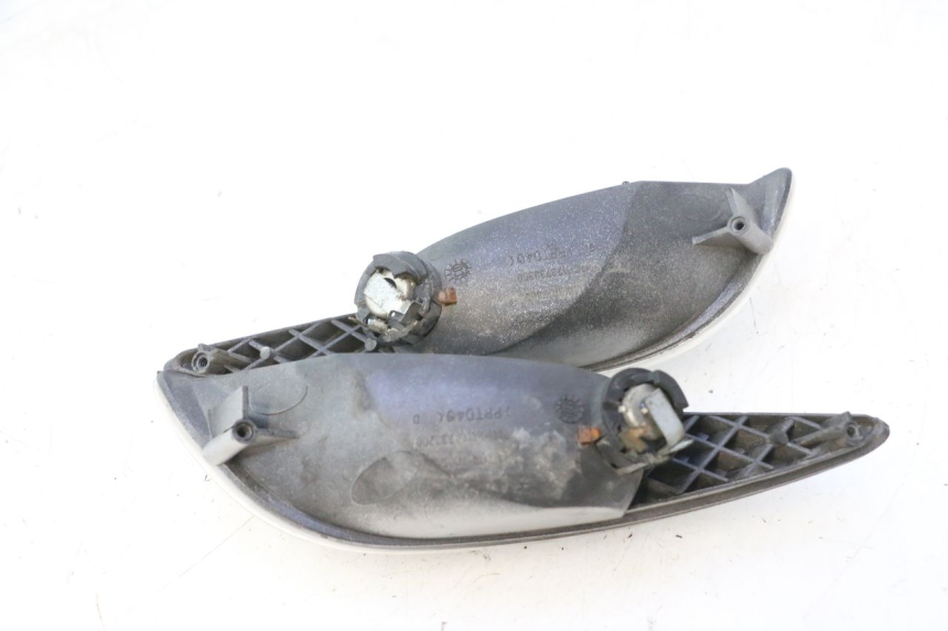 photo de TRASERO INTERMITENTE PEUGEOT ELYSTAR 50 (2002 - 2014) - Primer plano técnico