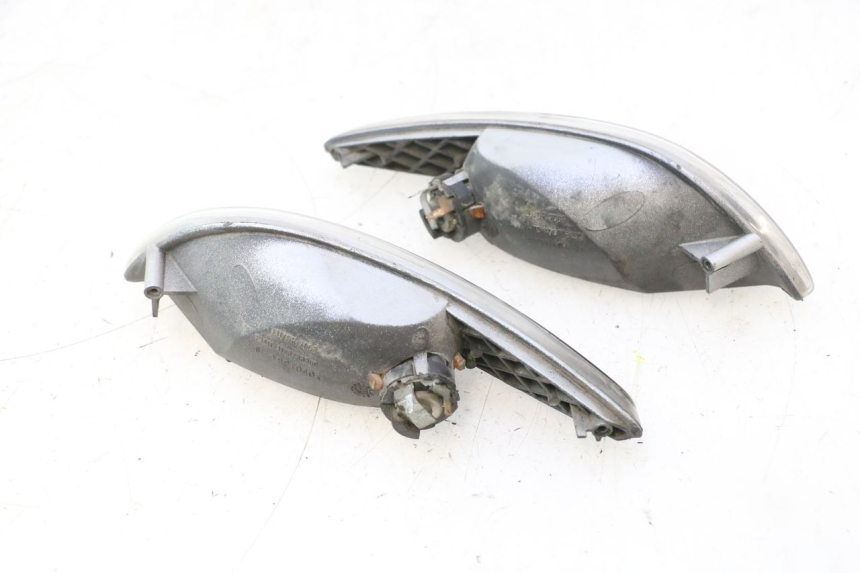 photo de TRASERO INTERMITENTE PEUGEOT ELYSTAR 50 (2002 - 2014) - Detalles de los puntos de fijación