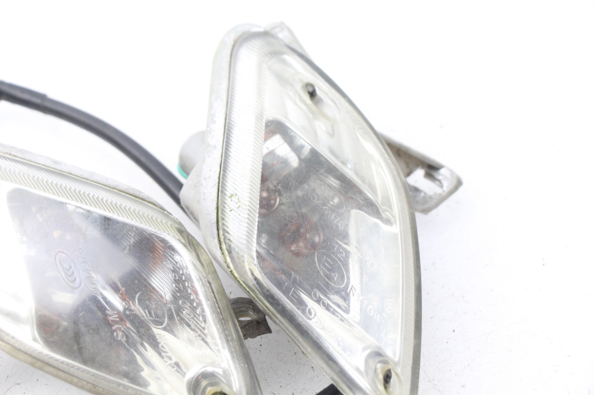 photo de INTERMITENTE TRASERO SYM FIDDLE 2 50 (2008 - 2013) - Zoom estado de uso