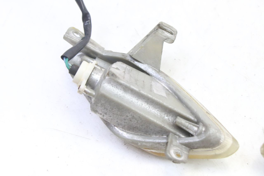 photo de TRASERO INTERMITENTE SYM FIDDLE 2 S 125 (2012 - 2014) - Detalles de los puntos de fijación