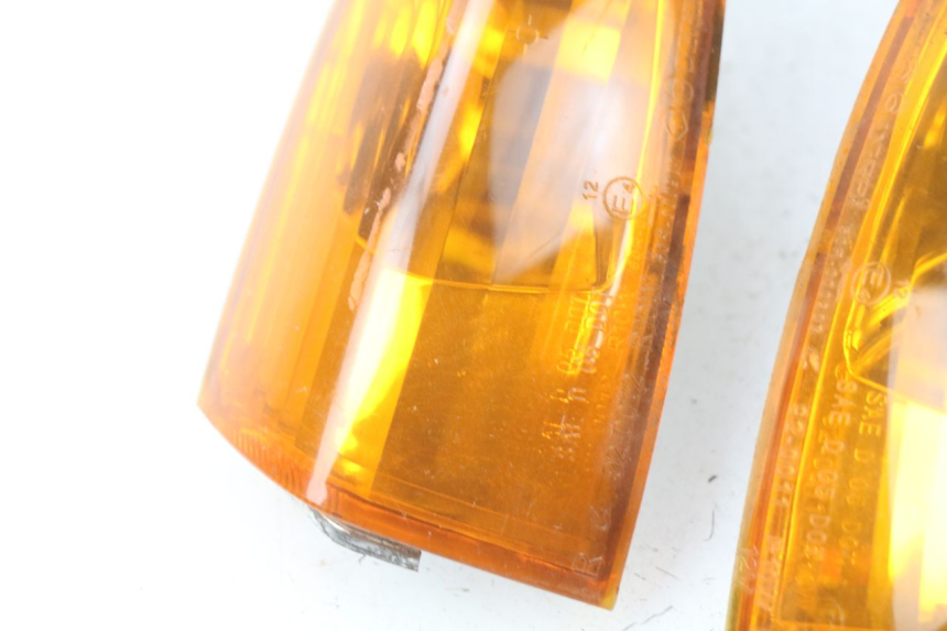 photo de INTERMITENTE TRASERO PIAGGIO FLY 125 (2005 - 2012) - Detalles de los puntos de fijación