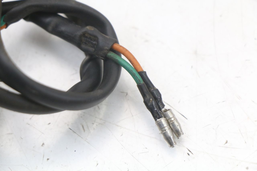 photo de INTERMITENTE TRASERO IZQUIERDO KYMCO AGILITY 4T 50 (2005 - 2018) - Otra perspectiva