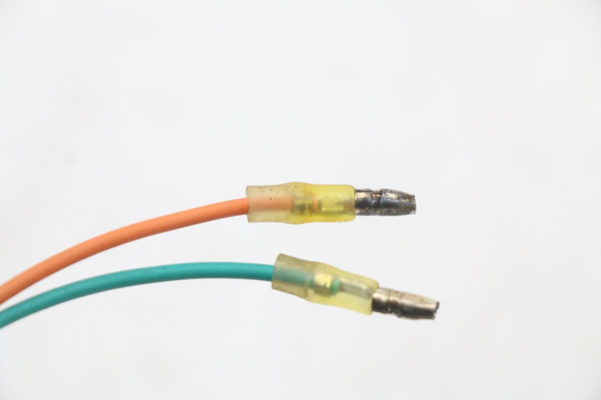 photo de INTERMITENTE TRASERO IZQUIERDO KYMCO AGILITY 4T 50 (2005 - 2018) - Primer plano técnico