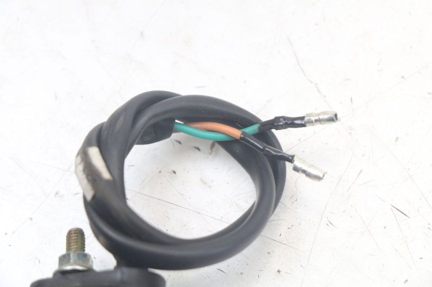 photo de INTERMITENTE TRASERO IZQUIERDO KYMCO AGILITY 4T 50 (2018 - 2022) - Primer plano técnico