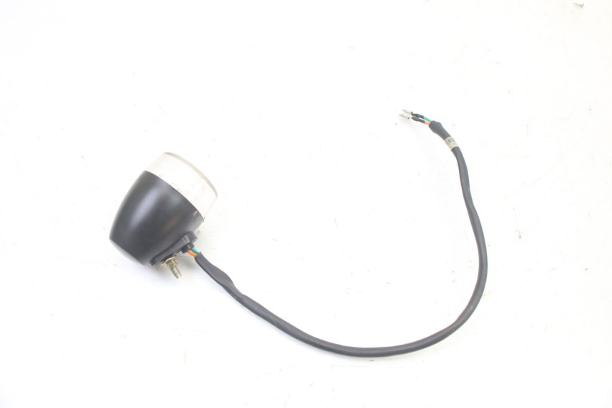 photo de INTERMITENTE TRASERO IZQUIERDO KYMCO AGILITY 4T 50 (2005 - 2018) - Primer plano técnico