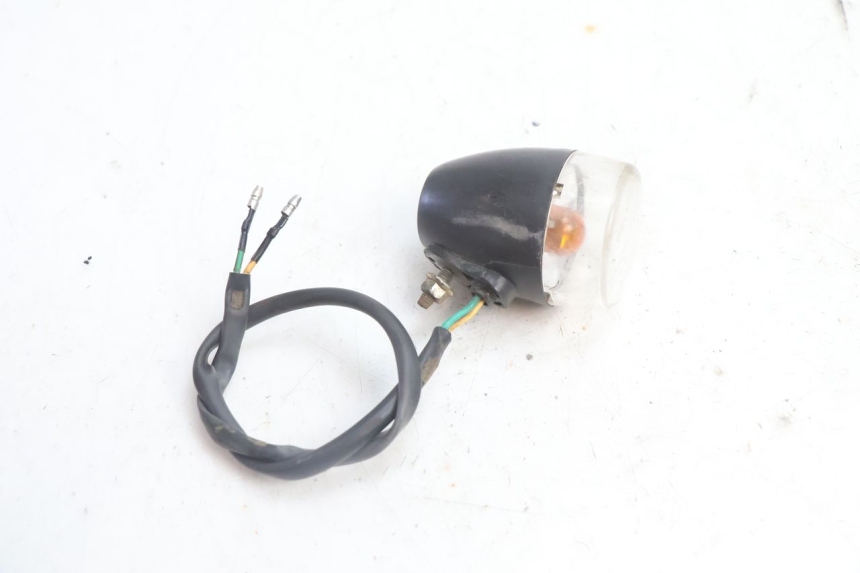 photo de Intermitente trasero izquierdo KYMCO AGILITY FR 2T 50 (2012 - 2017) - Primer plano técnico