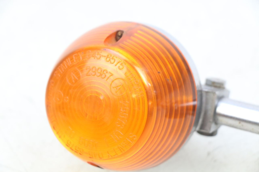 photo de INTERMITENTE TRASERO IZQUIERDO HONDA CM 125 (1983 - 2003) - Detalles de los puntos de fijación