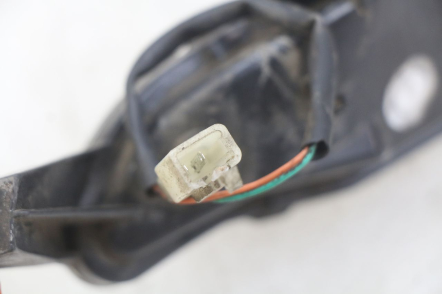 photo de INTERMITENTE TRASERO IZQUIERDO PEUGEOT DJANGO 4T 50 (2014 - 2019) - Primer plano técnico