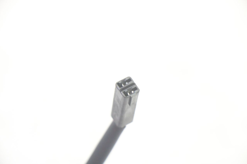 photo de TRASERO IZQUIERDO INTERMITENTE SUZUKI DL V STROM 1000 (2002 - 2007) - Primer plano técnico