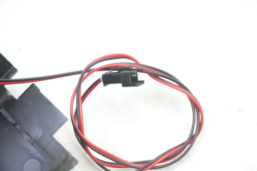 photo de TRASERO IZQUIERDO INTERMITENTE URBANGLIDE E-CROSS PRO 1 - Vista general del producto